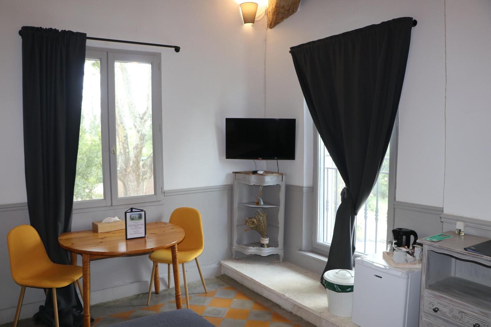 Le Mas Des Cerisiers Jacuzzi Et Sauna Inclus Pour Tous Les Logements Avinyon Dış mekan fotoğraf